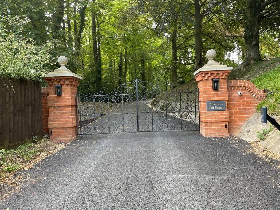 The Carriage House Villa Salisbury Eksteriør bilde